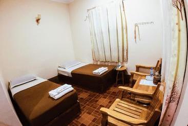 Pinlon Pann Motel