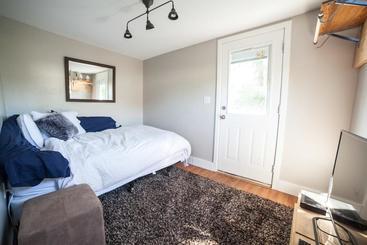 تختخواب و صبحانه Huckleberry Cottage