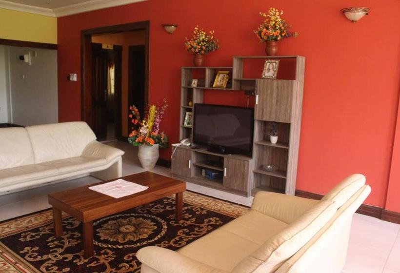 هتل Oguaa Apartments & Lodging