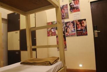 هاستل Bollywood Bed & Breakfast