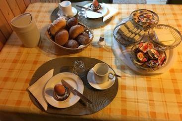 Privatzimmer / Bed & Breakfast