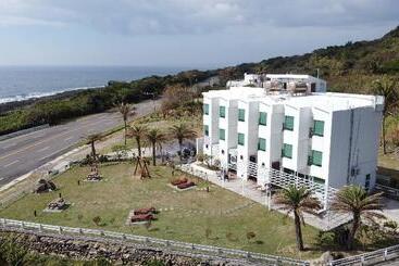 تختخواب و صبحانه Cest La Vie