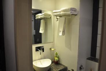 Mango Hotels Tansha Regal