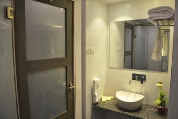 Mango Hotels Tansha Regal