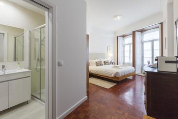 مسافرخانه Go2oporto @flores Guest House