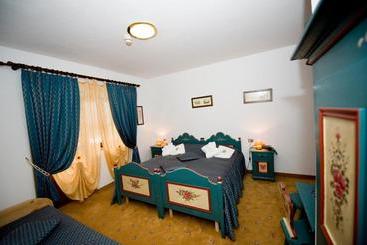هتل Villa Eden