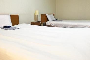 هاستل Royal Inn Nara
