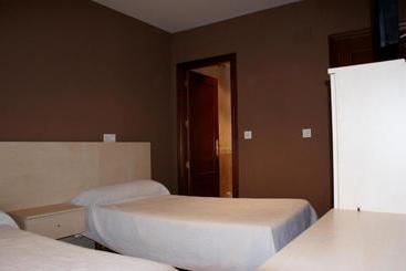 Общежитие Hostal Carazo