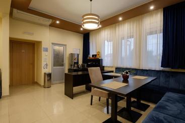 Airport Hotel Garni