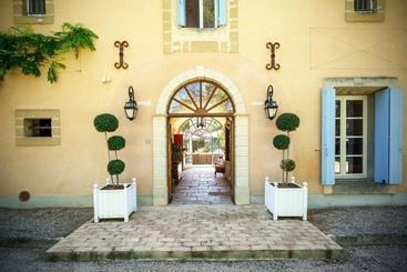 تختخواب و صبحانه Domaine De Fos
