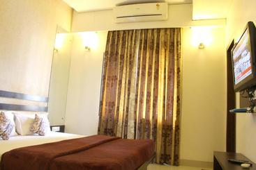 هتل Aarya Inn