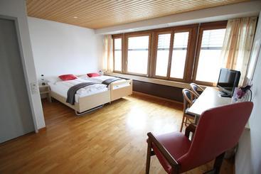 هتل Kurhaus Am Sarnersee