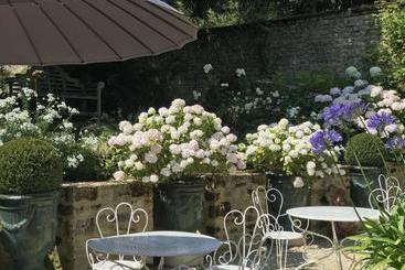 تختخواب و صبحانه Villa Cambette