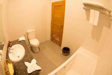 هتل Dormitory @ Westay Bagan Lotus