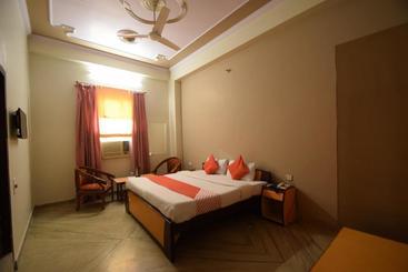هتل Sky Inn