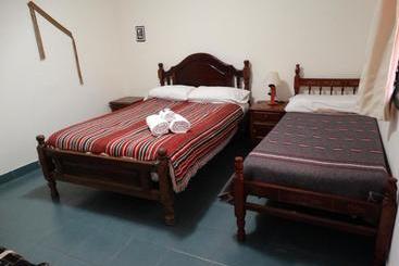 هتل Hostal Milmahuasi Iruya