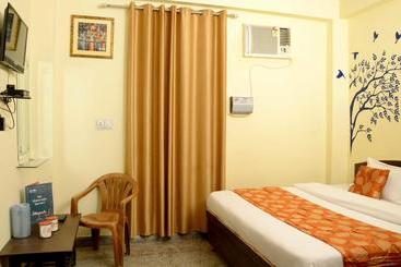 هتل Oyo Room Nims Kukas