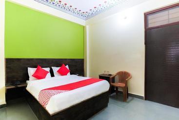 هتل Oyo Room Nims Kukas