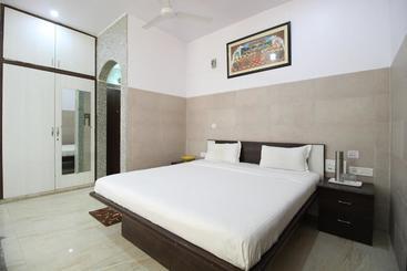 هتل Spot On 38402  Rsp Royals Resort