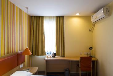 Motel Shenyang North Railway Station North Exit