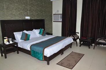 استراحتگاه Jps Residency