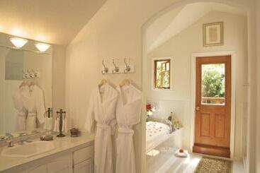 تختخواب و صبحانه Arch Cape Inn And Retreat