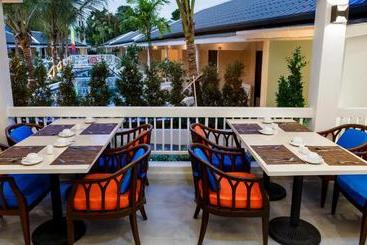 استراحتگاه Tuana Hotels Brook Pool Access