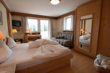 Отель Schwarzer Adler