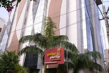 فندق Palm View Residency