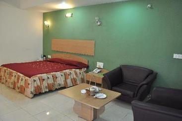 هتل Infocity Club And Resort