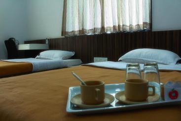 تختخواب و صبحانه Aashiyana Inn
