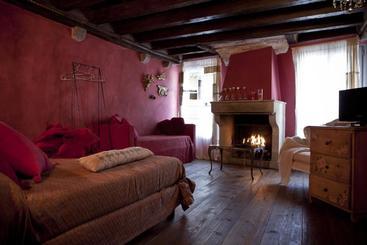 تختخواب و صبحانه Locanda Al Cappello
