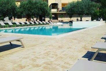 تختخواب و صبحانه Agriturismo Villa Orchidea