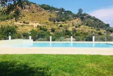 تختخواب و صبحانه Agriturismo Villa Orchidea