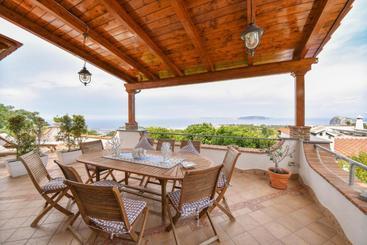 تختخواب و صبحانه Relais Maison De Charles