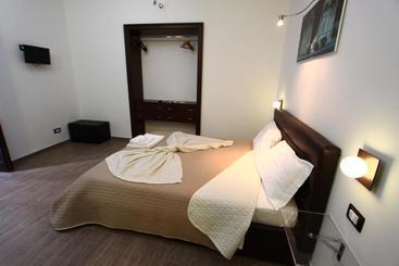 B&b Teatro Del Sole
