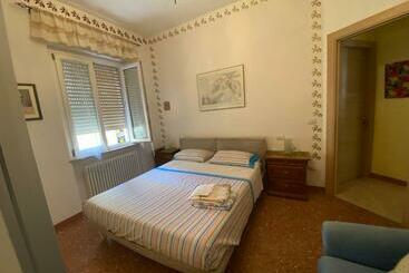 تختخواب و صبحانه Casa Riri
