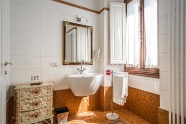 Broncigliano Luxury B&b