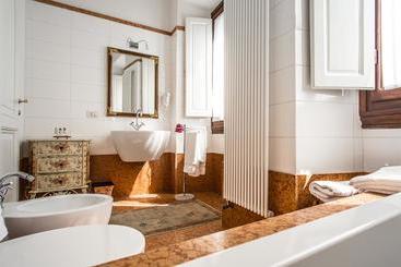 Broncigliano Luxury B&b