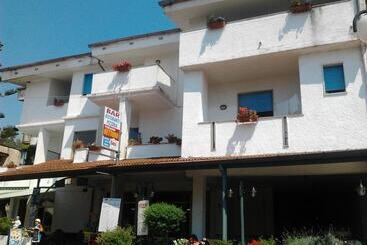 בית מלון כפרי Pensione Nettuno