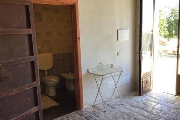 Il Baglio Di Kharrub Rural Guest House