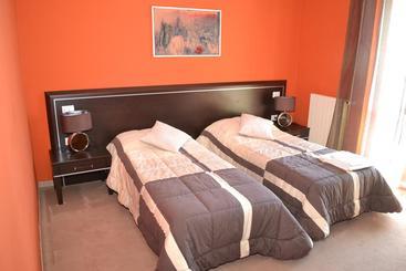 B&b Bed& Fly   Mamma Mia