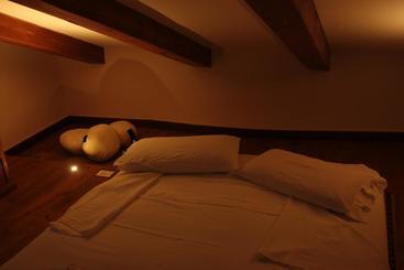 B&b44