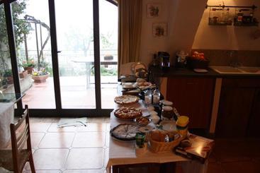 B&b44