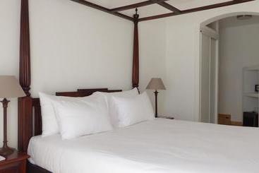 هتل Hôtel Les Bouis   Vue Mer
