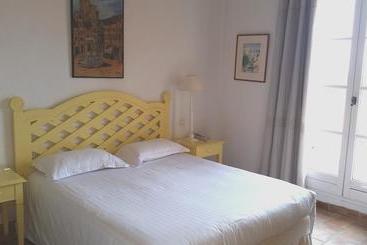 هتل Hôtel Les Bouis   Vue Mer