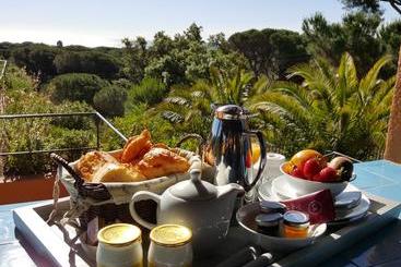 هتل Hôtel Les Bouis   Vue Mer
