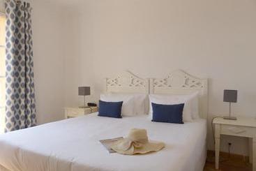 هتل Hôtel Les Bouis   Vue Mer