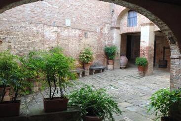 渡假胜地  Borgo La Grancia