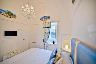 تختخواب و صبحانه Leonardo Trulli Resort